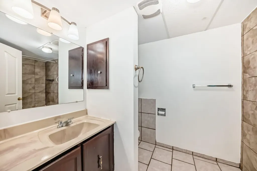 28 Rundlelawn Place NE Calgary AB T1Y3P5