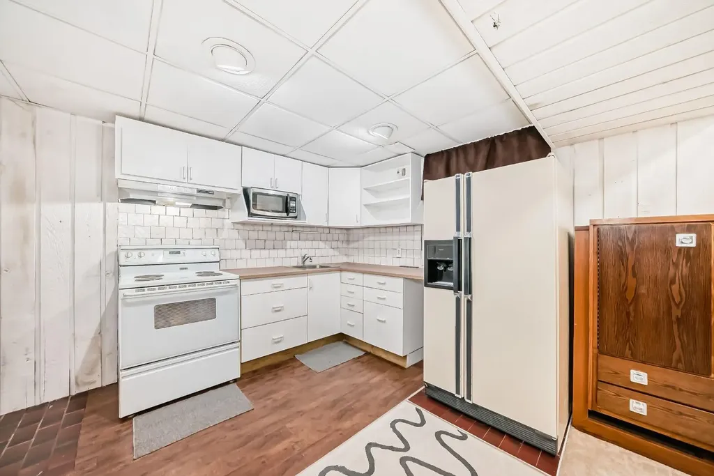 28 Rundlelawn Place NE Calgary AB T1Y3P5