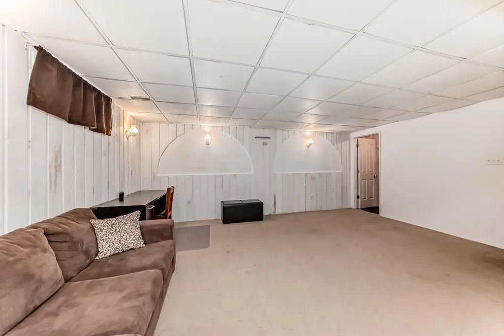 28 Rundlelawn Place NE Calgary AB T1Y3P5