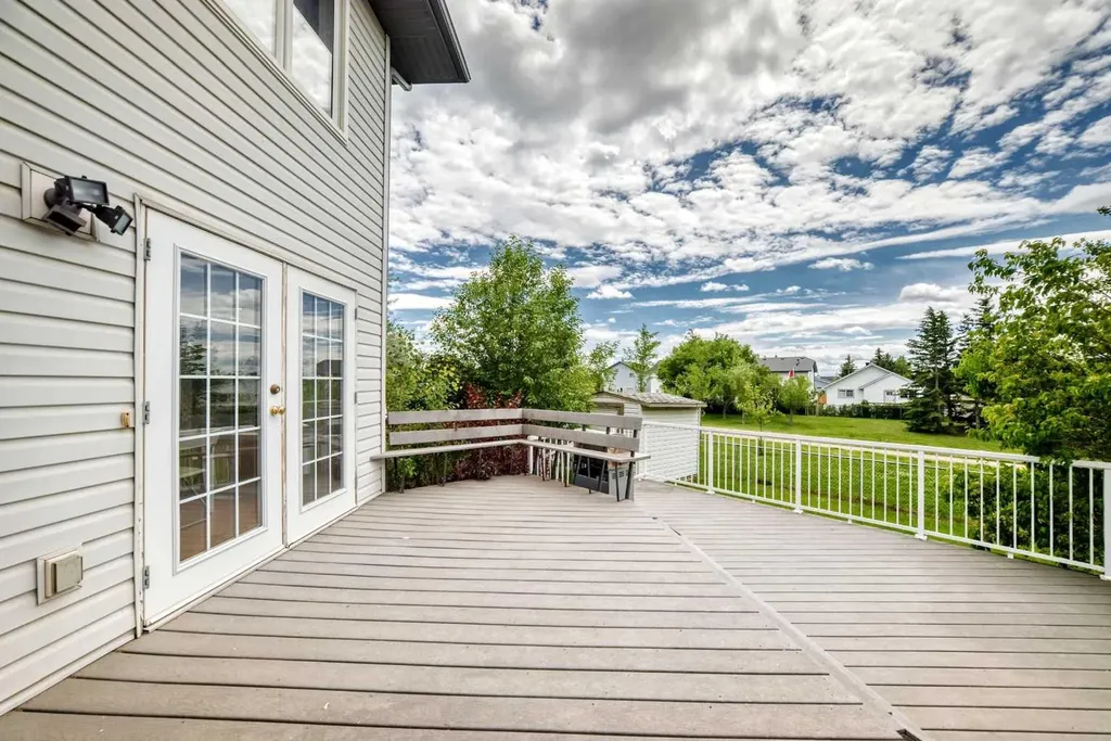 27 Covette Green NE Calgary AB T3K 4P1