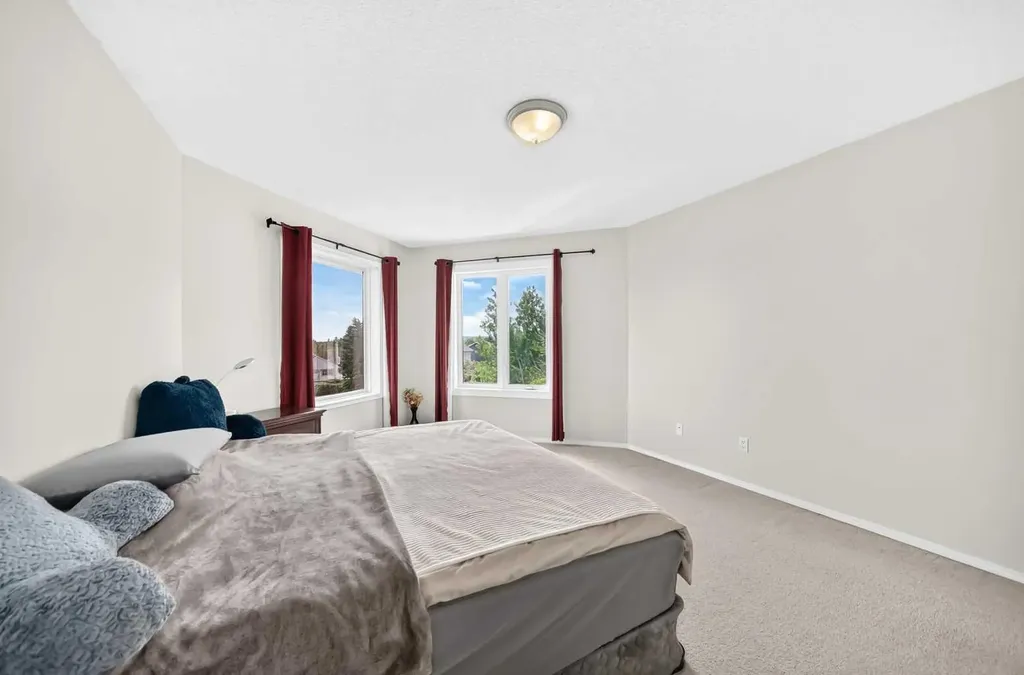 27 Covette Green NE Calgary AB T3K 4P1