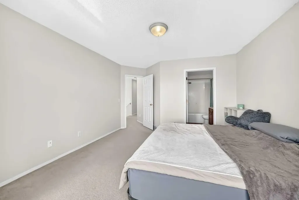 27 Covette Green NE Calgary AB T3K 4P1