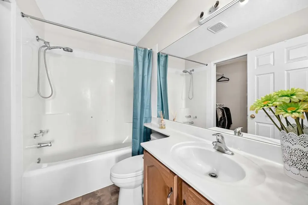 27 Covette Green NE Calgary AB T3K 4P1