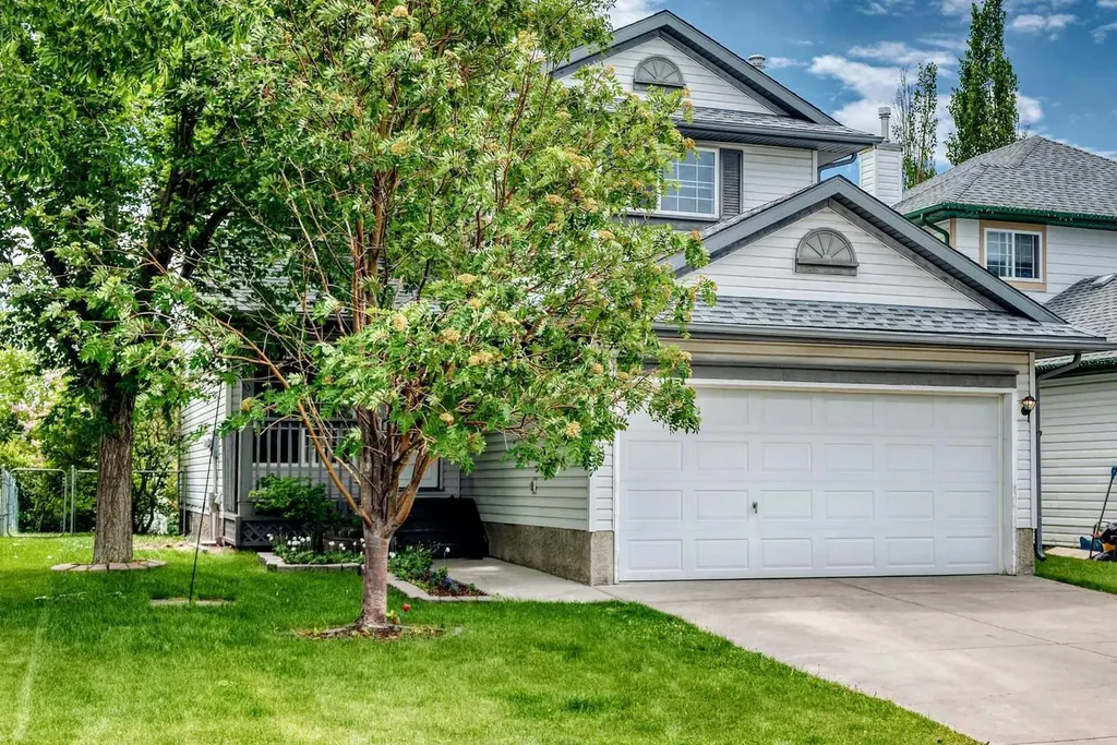 27 Covette Green NE Calgary AB T3K 4P1