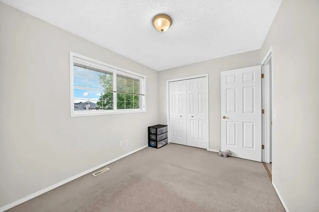 27 Covette Green NE Calgary AB T3K 4P1