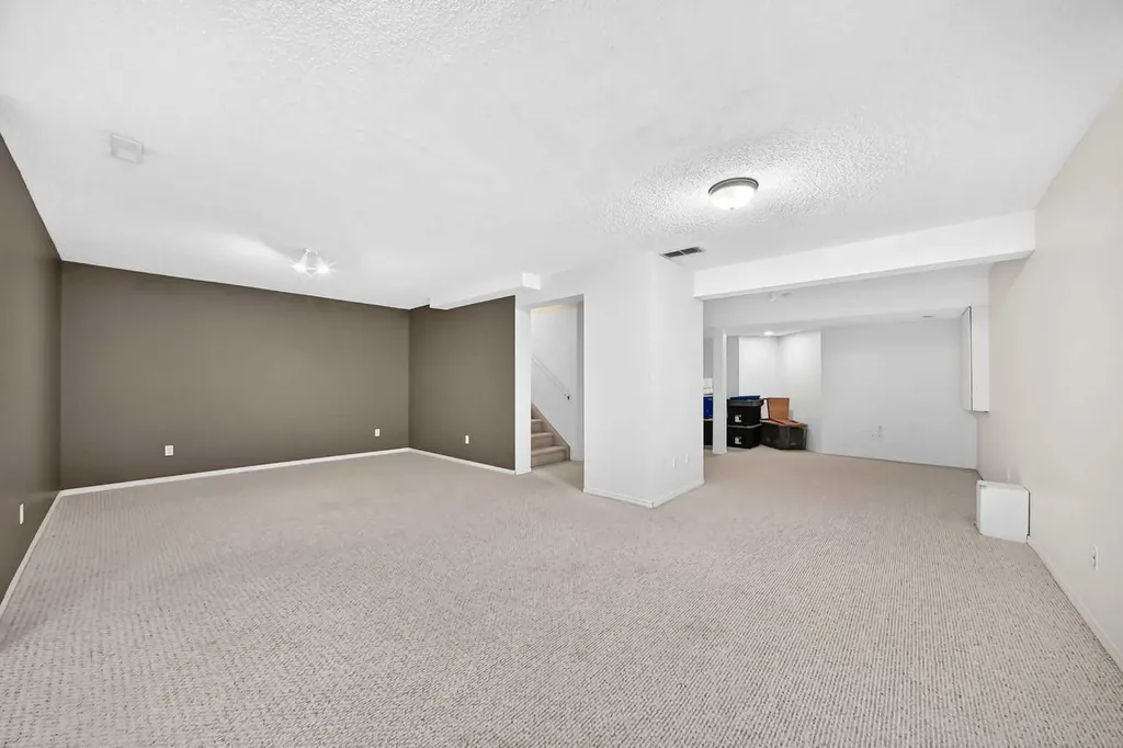 27 Covette Green NE Calgary AB T3K 4P1