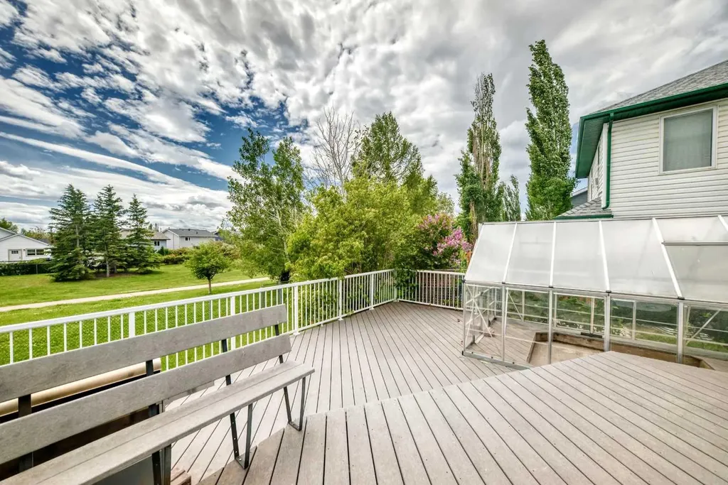 27 Covette Green NE Calgary AB T3K 4P1