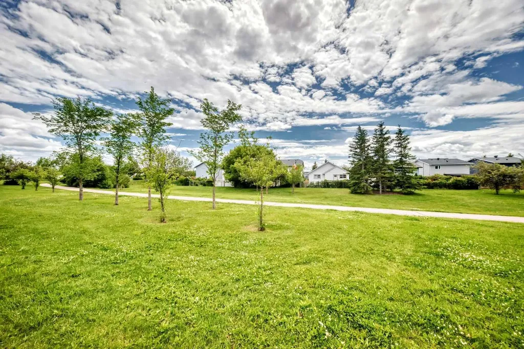 27 Covette Green NE Calgary AB T3K 4P1