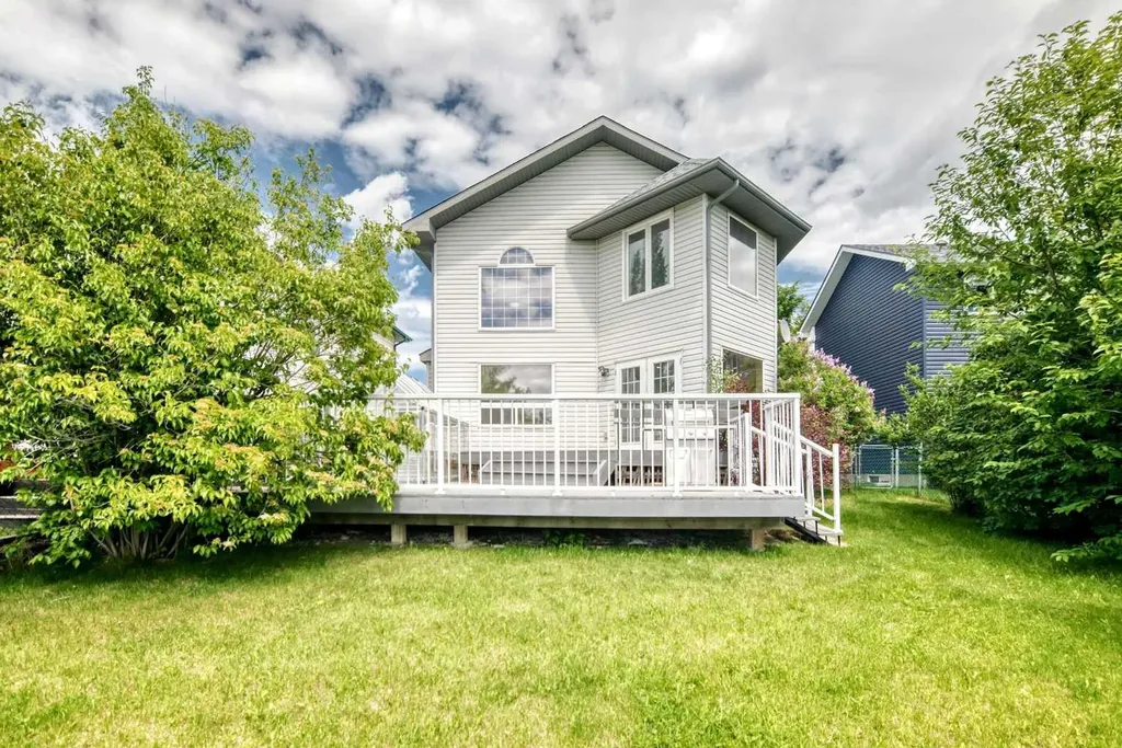 27 Covette Green NE Calgary AB T3K 4P1