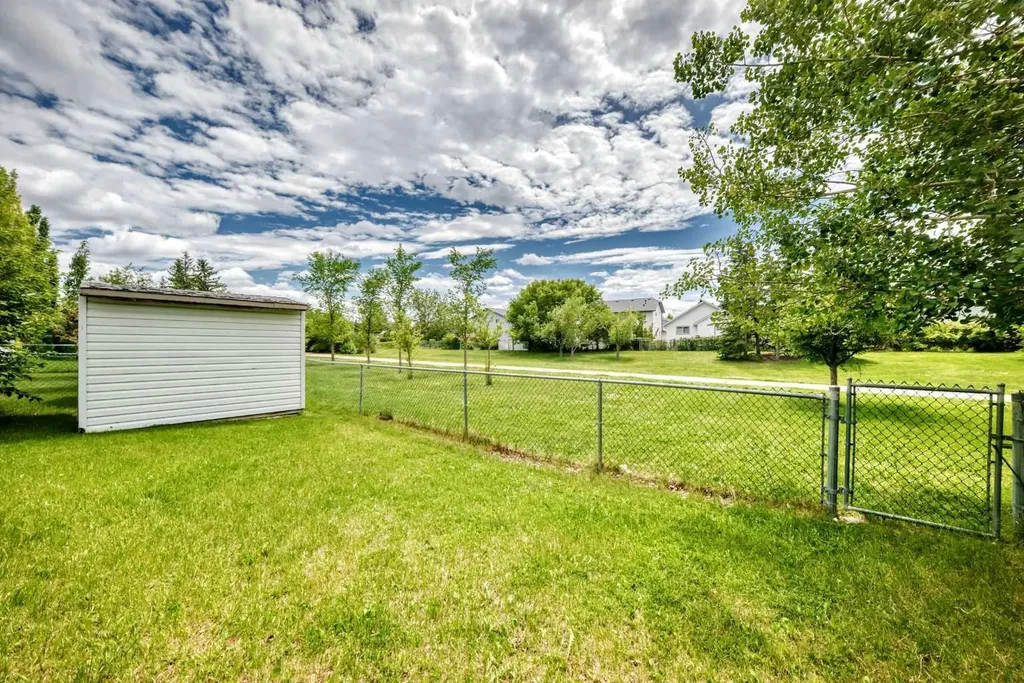 27 Covette Green NE Calgary AB T3K 4P1