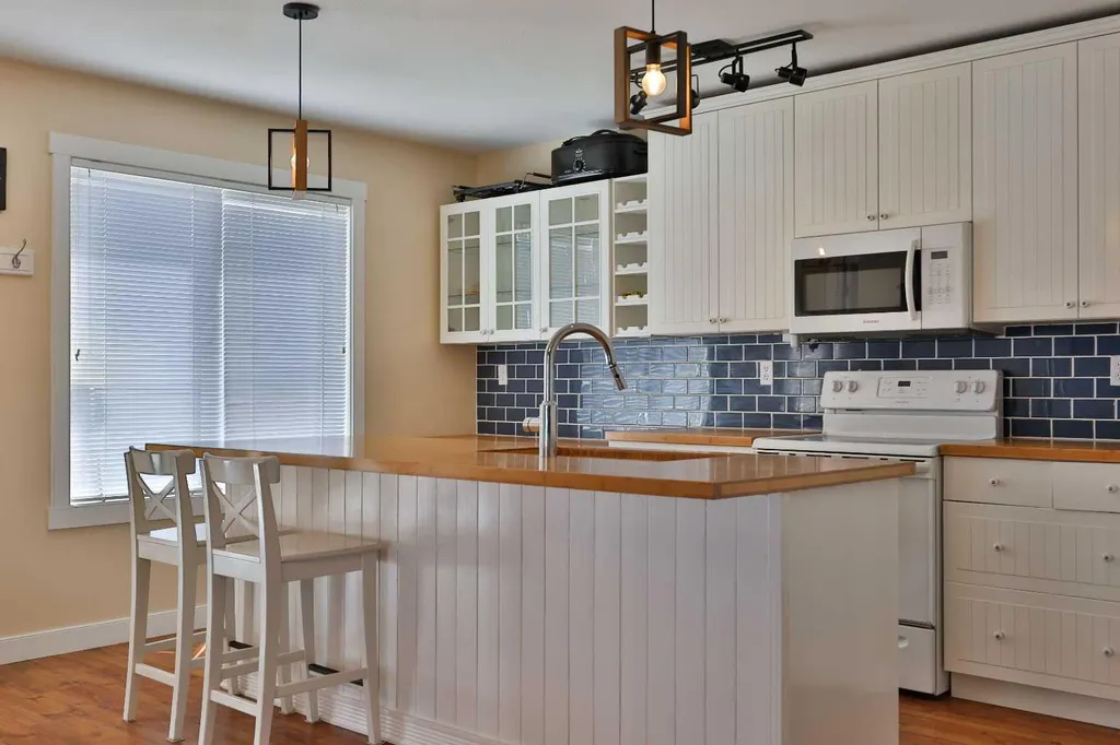 86 Riverstone Boulevard W Lethbridge AB T1K 7X5