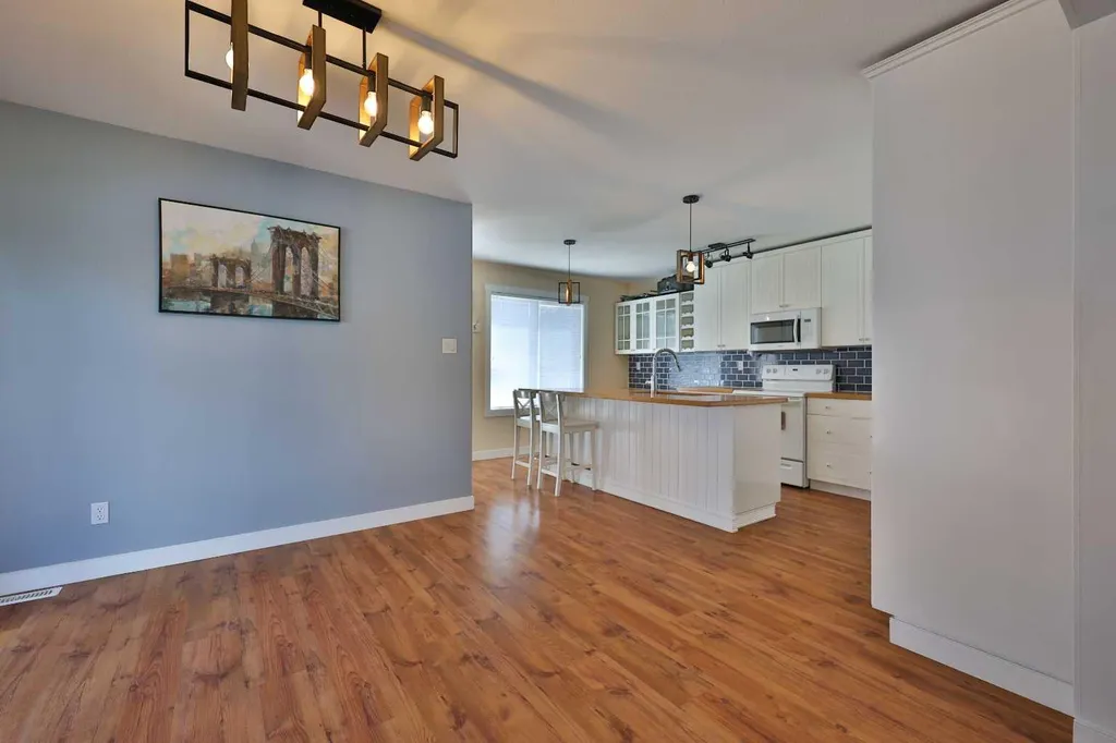 86 Riverstone Boulevard W Lethbridge AB T1K 7X5