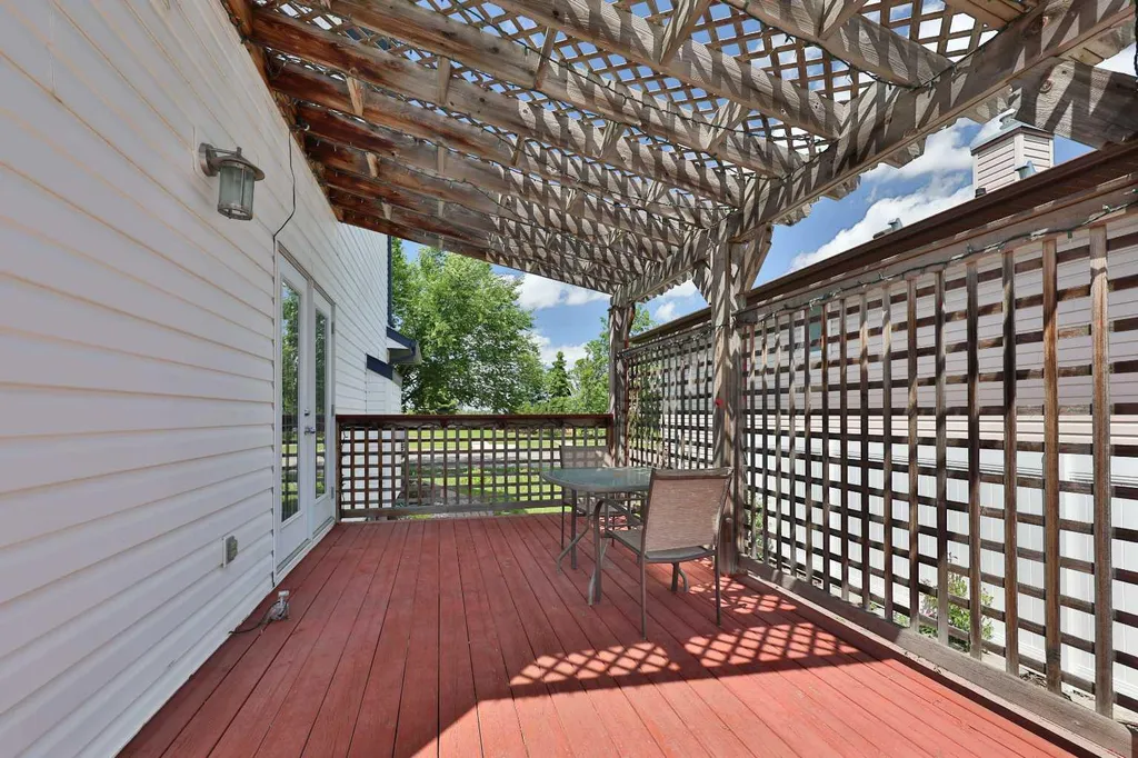 86 Riverstone Boulevard W Lethbridge AB T1K 7X5