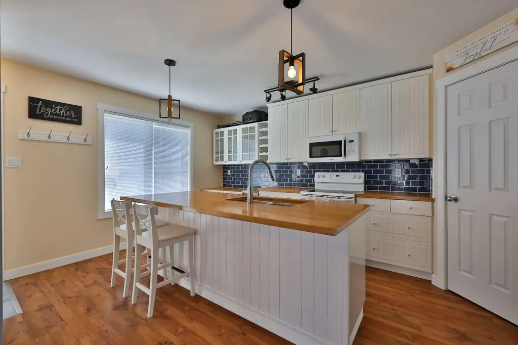 86 Riverstone Boulevard W Lethbridge AB T1K 7X5