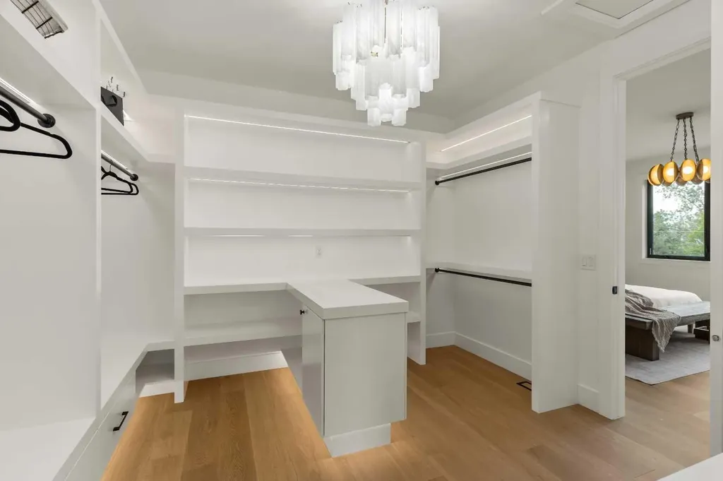 4719 Chapel Road NW Calgary AB T2L 1A7