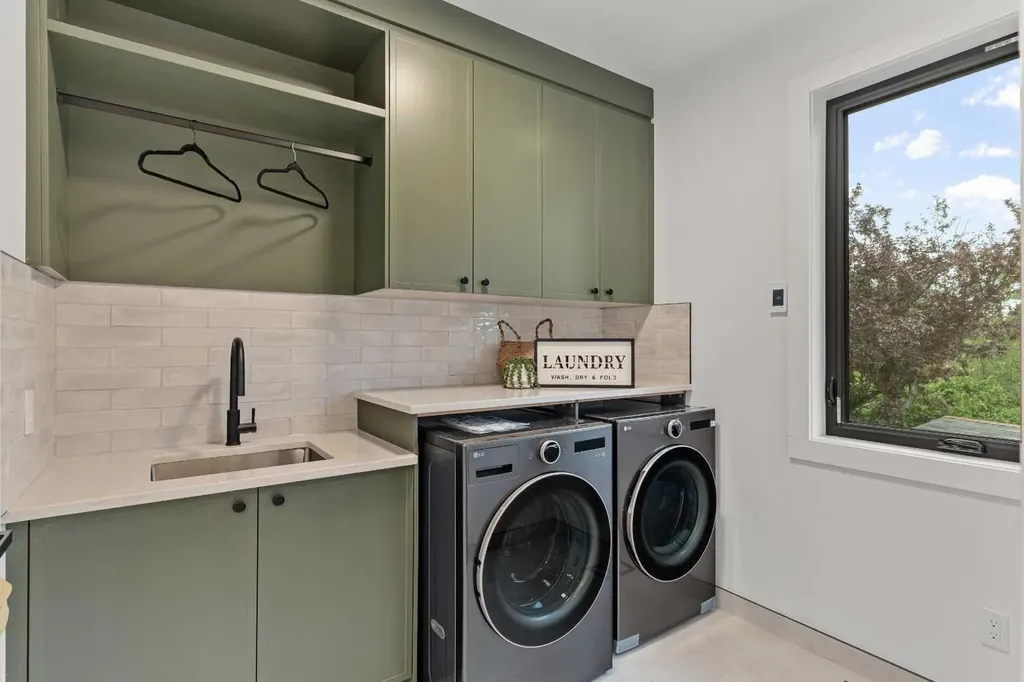 4719 Chapel Road NW Calgary AB T2L 1A7
