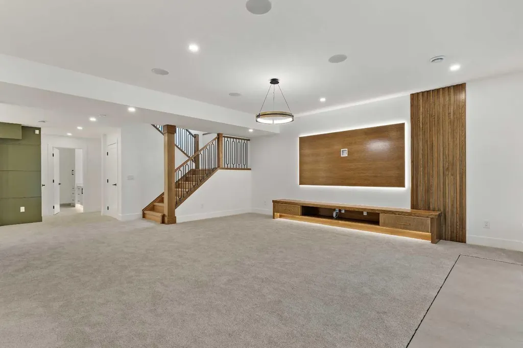 4719 Chapel Road NW Calgary AB T2L 1A7