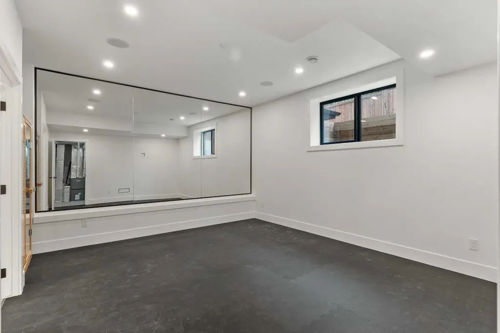 4719 Chapel Road NW Calgary AB T2L 1A7