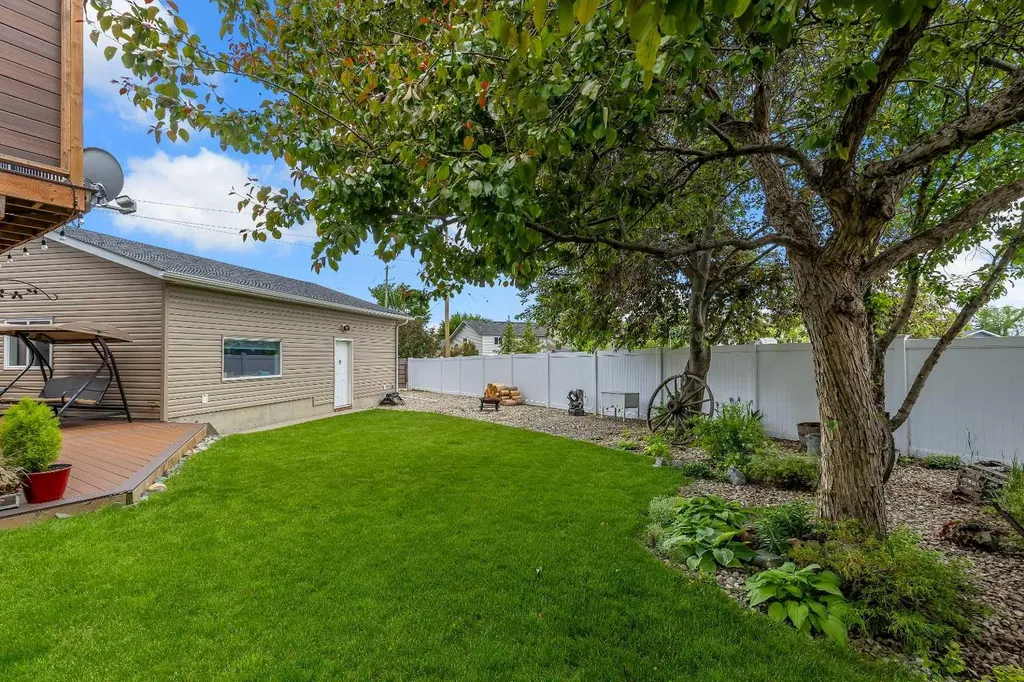 56 Coverdale Place NE Calgary AB T3K 4E9