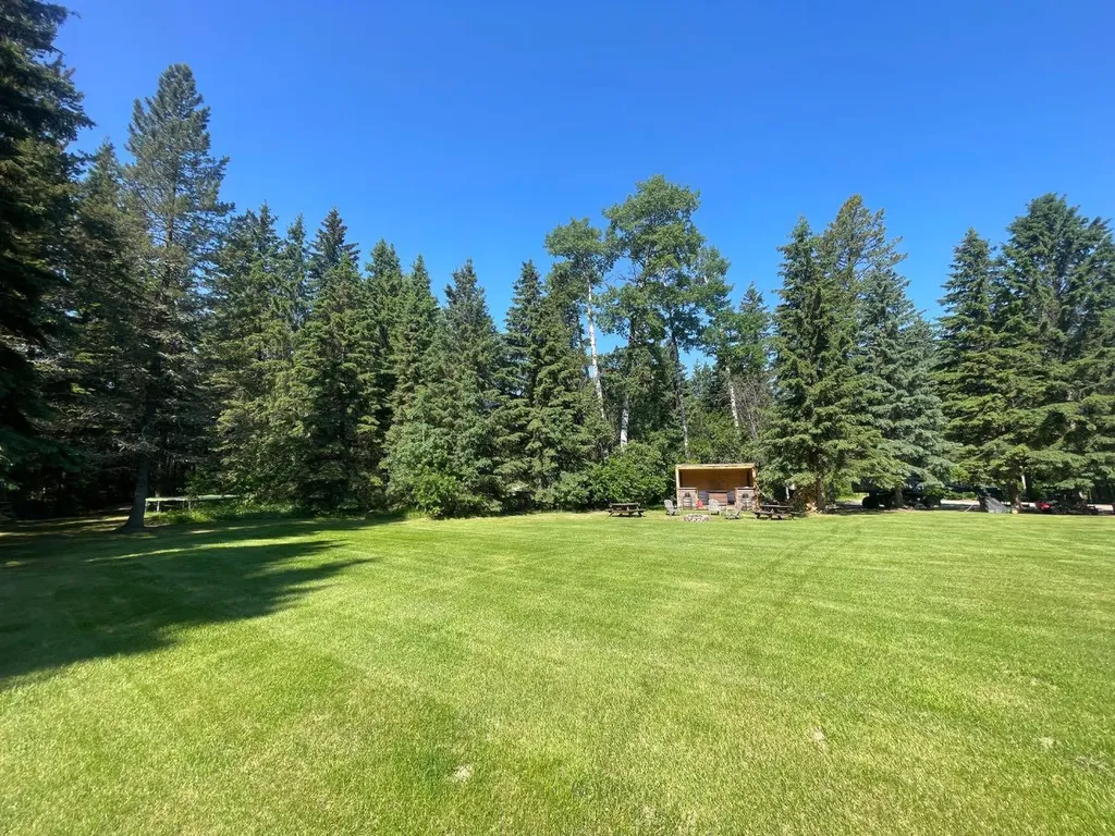 11 Bench Creek Estate Edson AB T7E 0B3