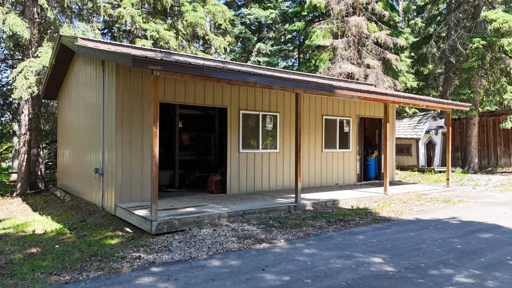 11 Bench Creek Estate Edson AB T7E 0B3