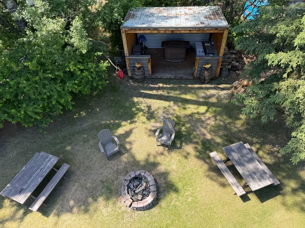11 Bench Creek Estate Edson AB T7E 0B3