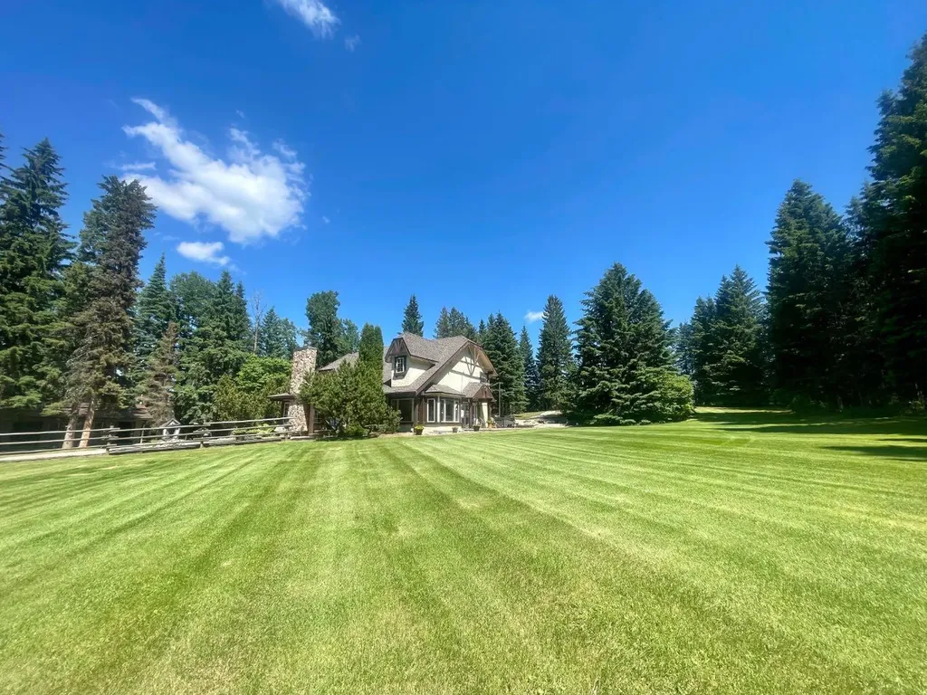 11 Bench Creek Estate Edson AB T7E 0B3