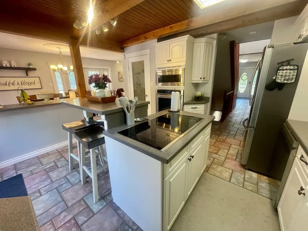 11 Bench Creek Estate Edson AB T7E 0B3