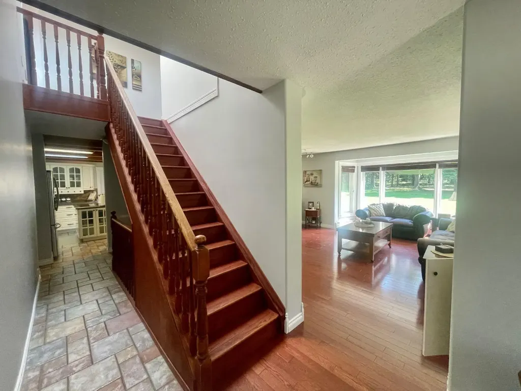 11 Bench Creek Estate Edson AB T7E 0B3