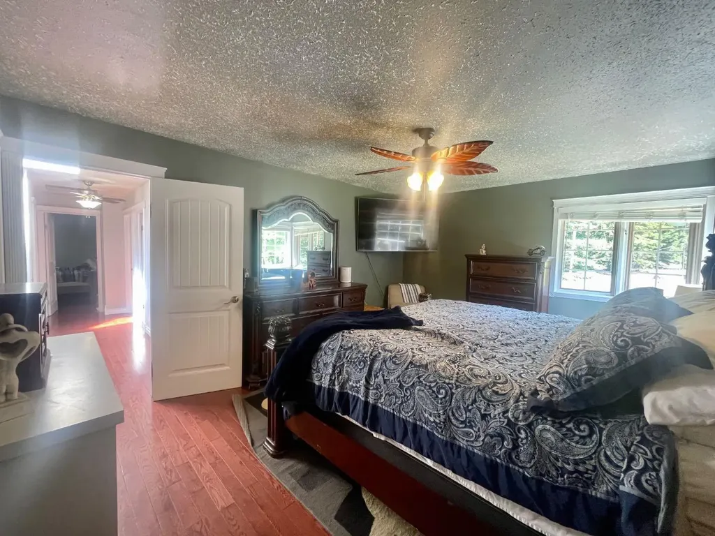 11 Bench Creek Estate Edson AB T7E 0B3