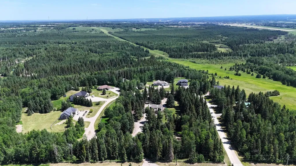 11 Bench Creek Estate Edson AB T7E 0B3