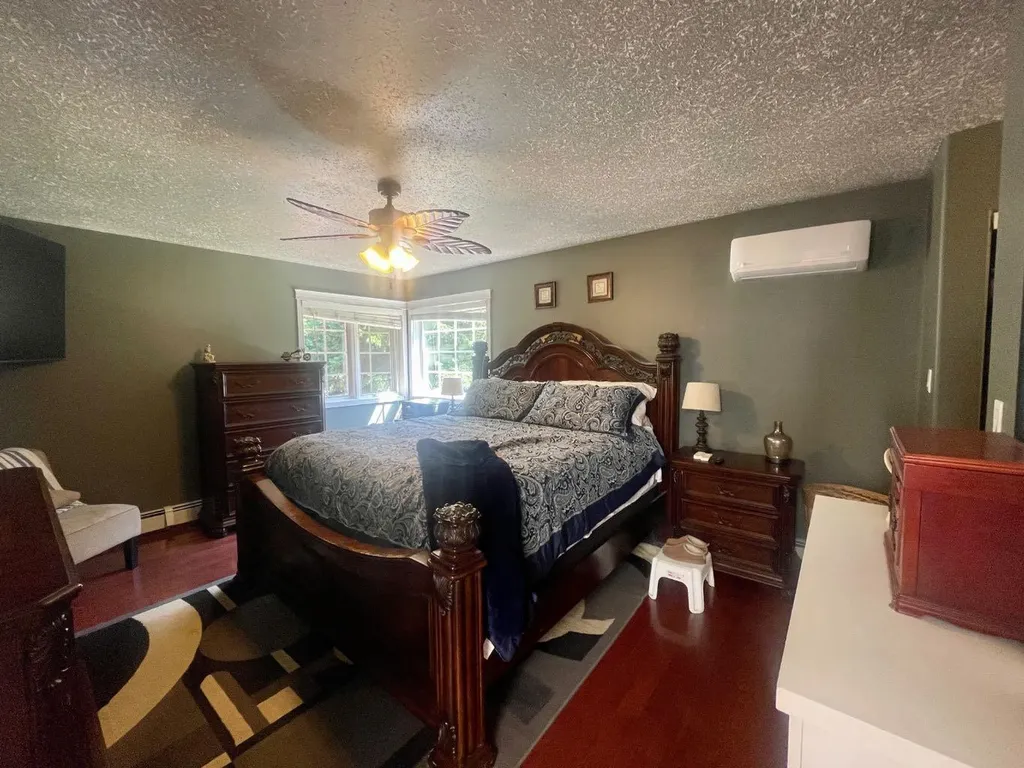 11 Bench Creek Estate Edson AB T7E 0B3