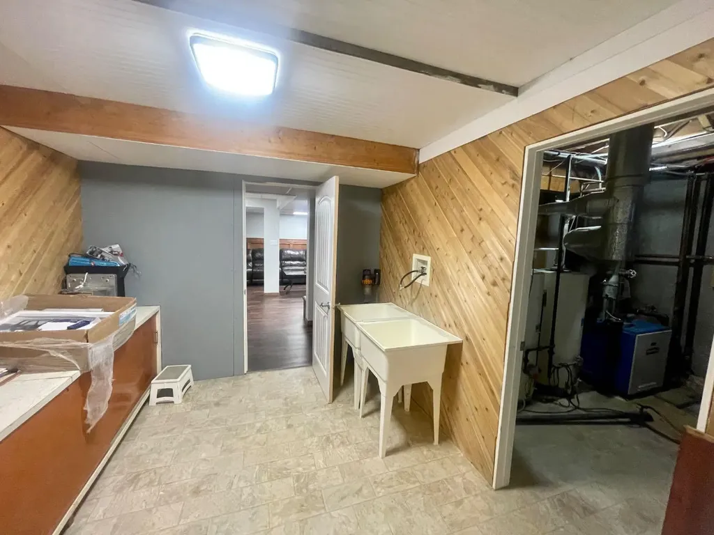 11 Bench Creek Estate Edson AB T7E 0B3
