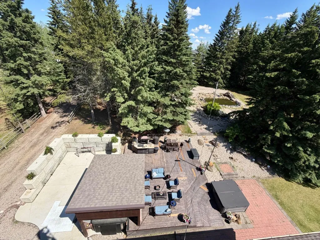 11 Bench Creek Estate Edson AB T7E 0B3