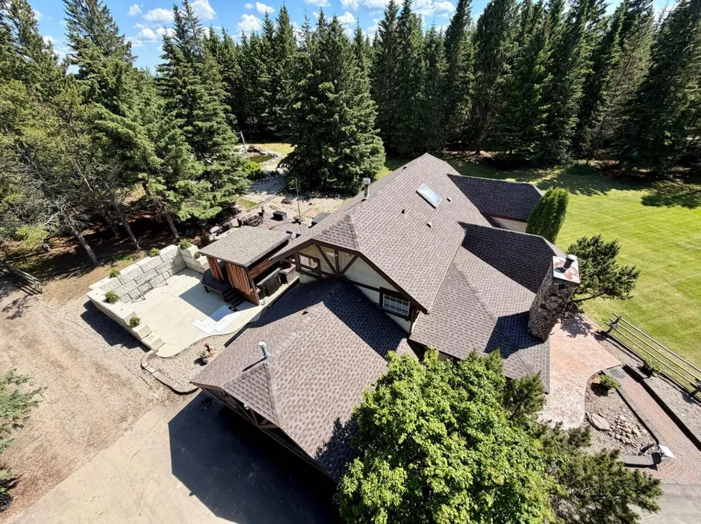 11 Bench Creek Estate Edson AB T7E 0B3