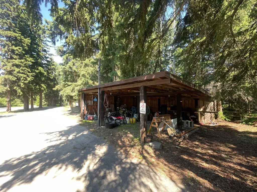 11 Bench Creek Estate Edson AB T7E 0B3