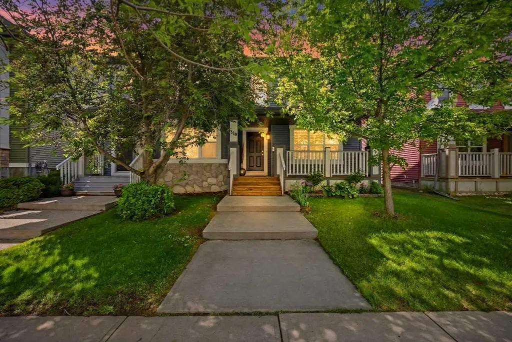 319 Everstone Drive SW Calgary AB T2Y 5A2