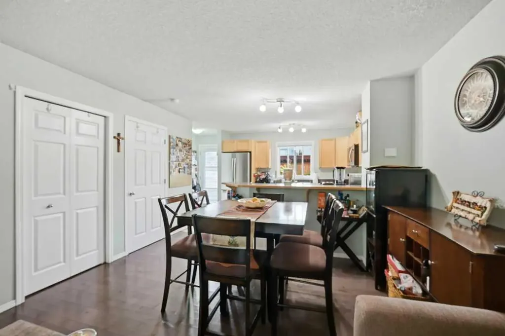 319 Everstone Drive SW Calgary AB T2Y 5A2