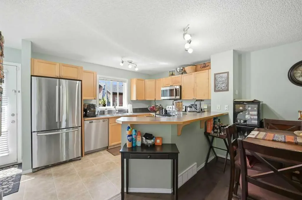 319 Everstone Drive SW Calgary AB T2Y 5A2