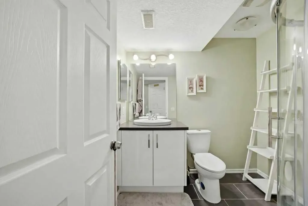 319 Everstone Drive SW Calgary AB T2Y 5A2