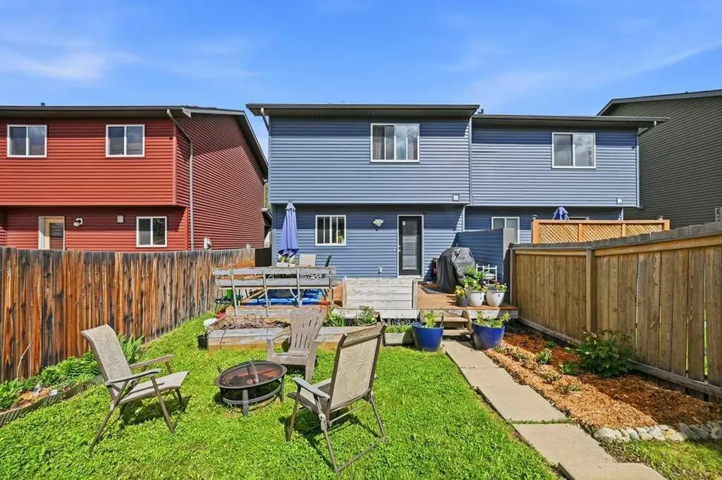 319 Everstone Drive SW Calgary AB T2Y 5A2