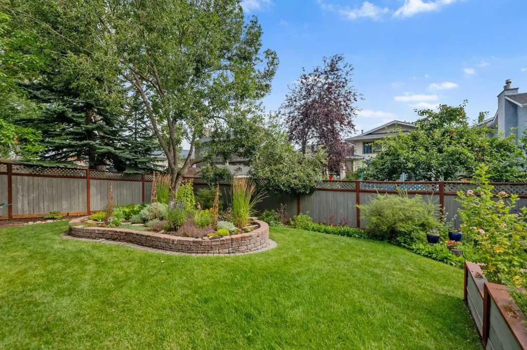 112 Hawkford Crescent NW Calgary AB T3G 3G4