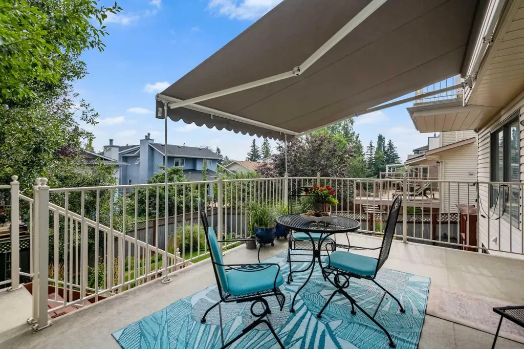 112 Hawkford Crescent NW Calgary AB T3G 3G4