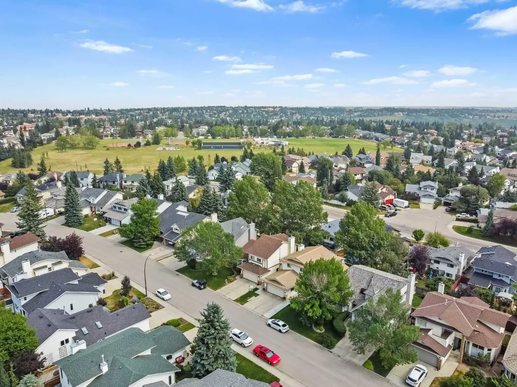 112 Hawkford Crescent NW Calgary AB T3G 3G4