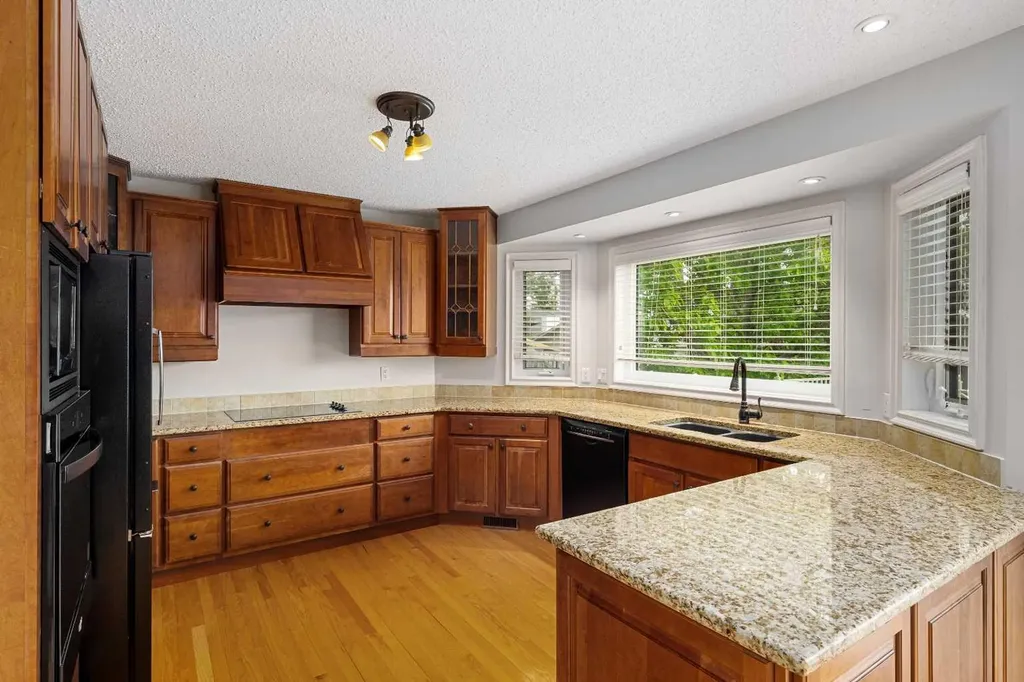 112 Hawkford Crescent NW Calgary AB T3G 3G4