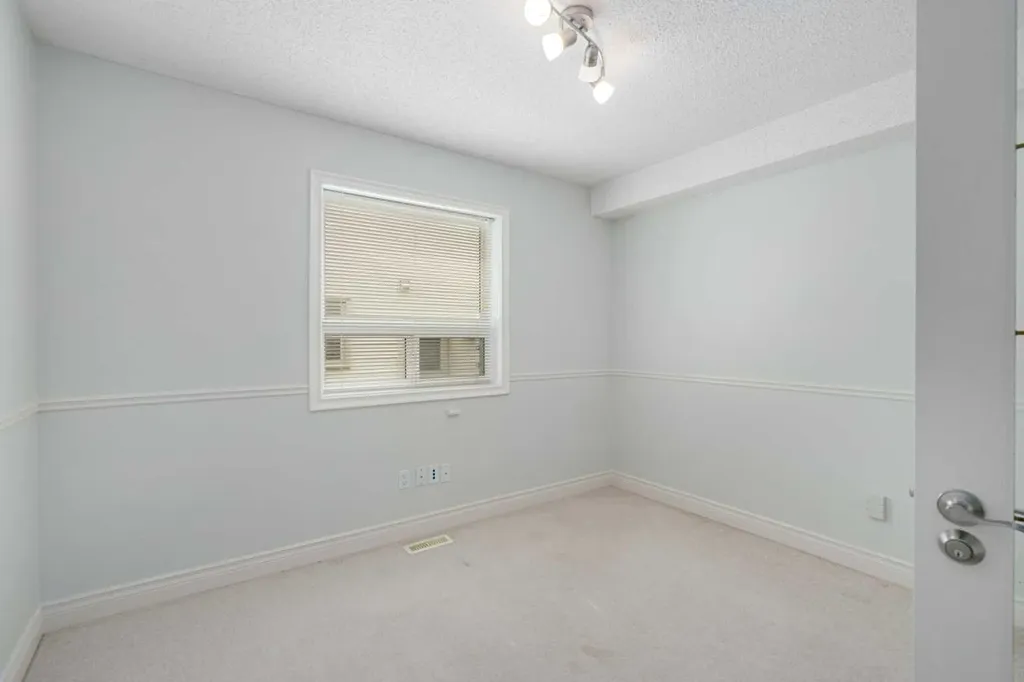 112 Hawkford Crescent NW Calgary AB T3G 3G4
