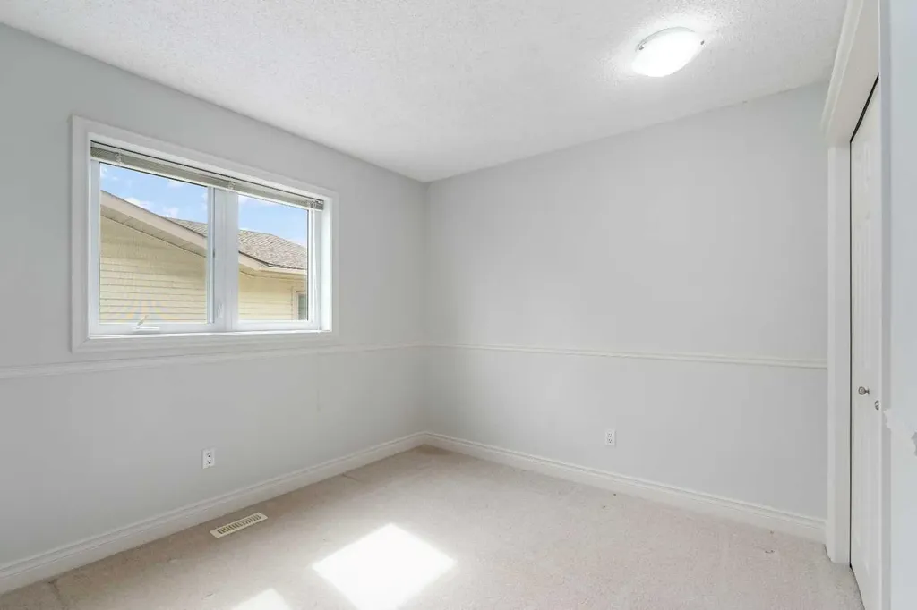 112 Hawkford Crescent NW Calgary AB T3G 3G4
