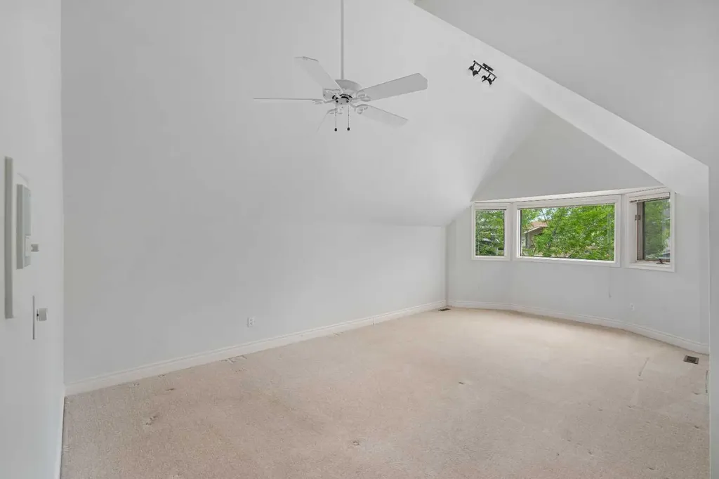 112 Hawkford Crescent NW Calgary AB T3G 3G4