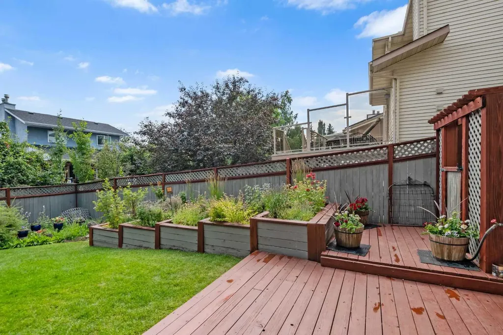 112 Hawkford Crescent NW Calgary AB T3G 3G4