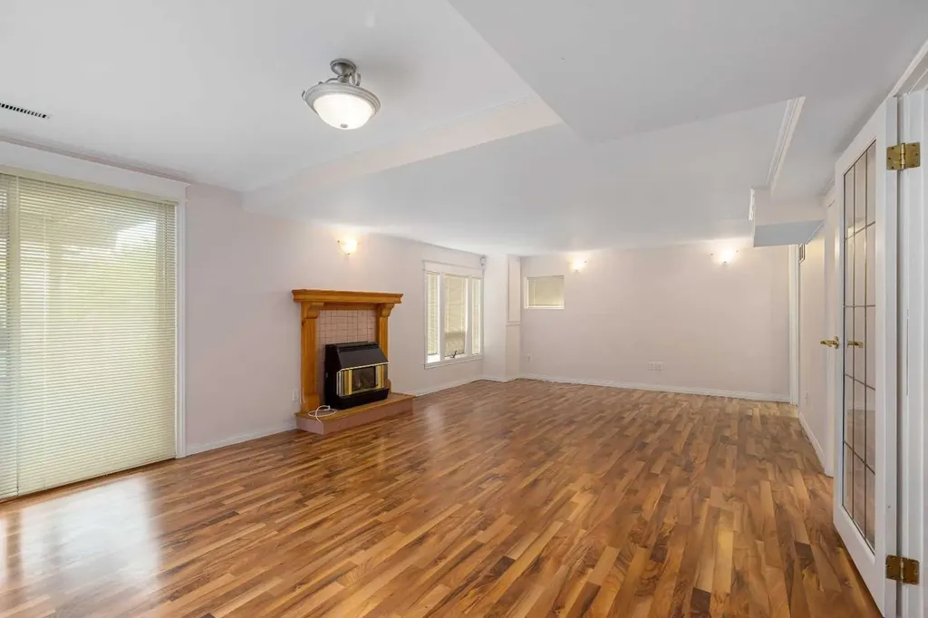 112 Hawkford Crescent NW Calgary AB T3G 3G4
